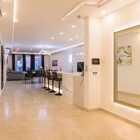 A Spacious & Modern By The Sea - Happy Apartament *