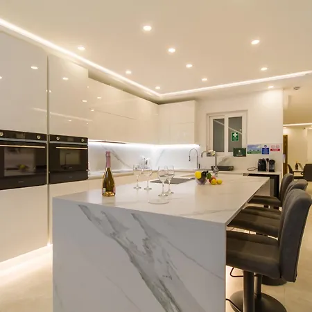 Well Located Modern Aquamarine Q - Happy Apartment St. Paul's Bay